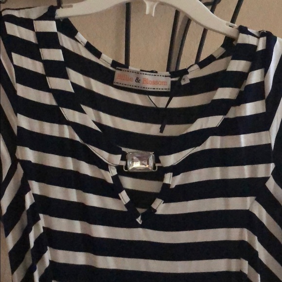 Tunic - Picture 2 of 3